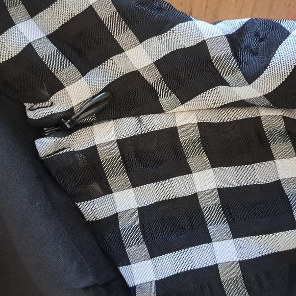 MEDIUM    HALARA CRISSCROSS BACKLESS RUFFLE HEM MAXI DRESS - Picture 12 of 12